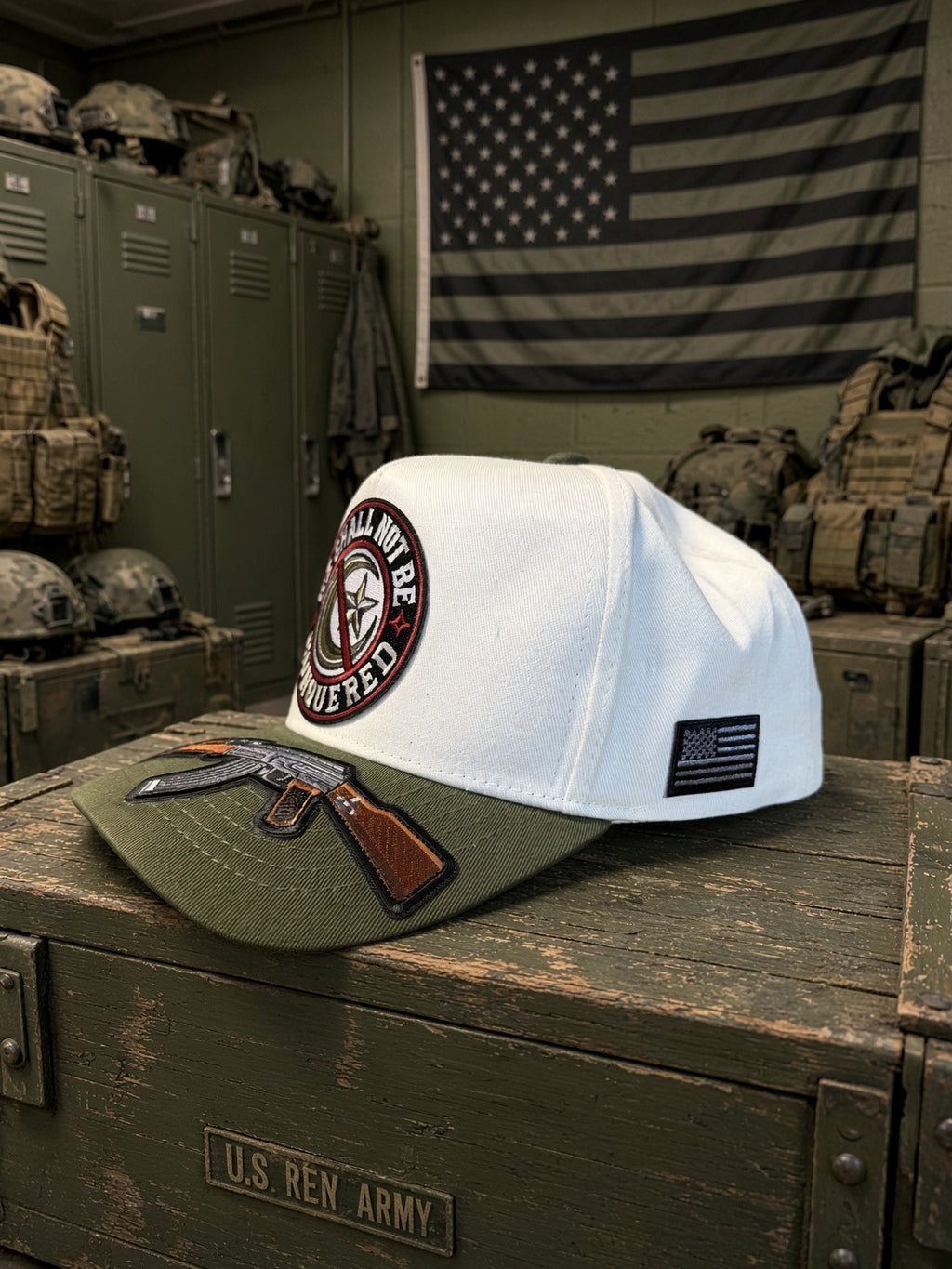 THE FRONTIER - natural white/green bill – 5 panel