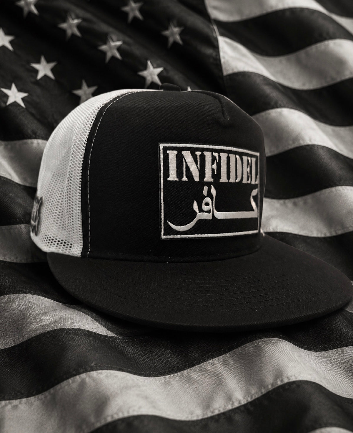 The HANG MAN -black/white snap back hat
